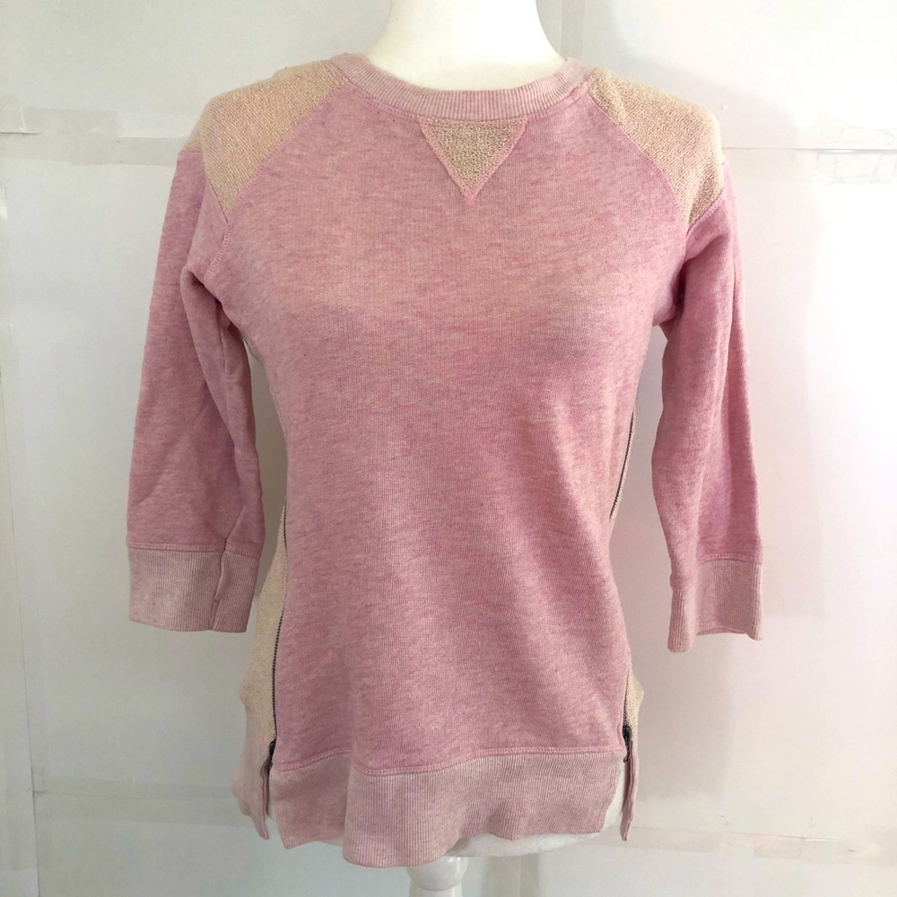 Mid sleeve sweater